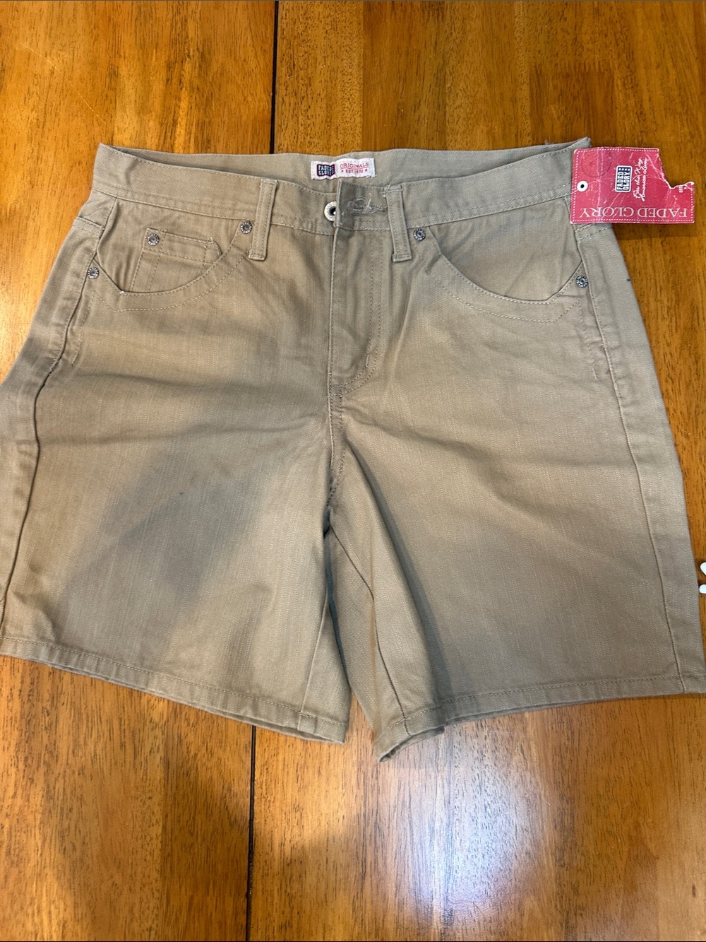 Women’s Faded Glory chino shorts in tan size 8.  NWT. 7” length. 100% Cotton
